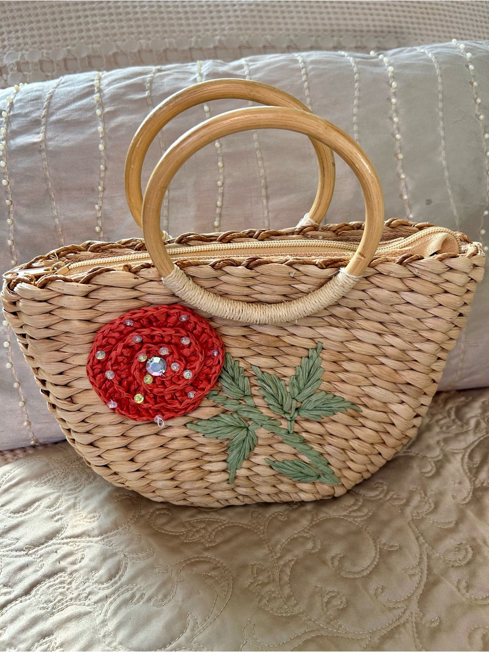 🌿Vintage Straw Woven Handbag w/ Bamboo Handles & Floral Detail